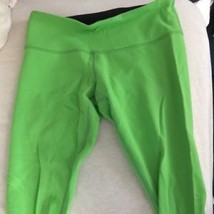3/4 cropped lululemon lime green tights